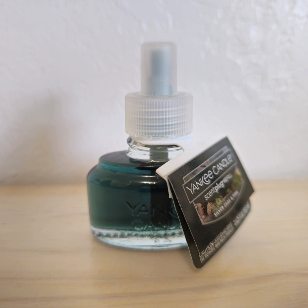 Yankee Candle New Scent Plug Refill Silver Sage & Pine .625‎ oz